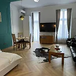 Oyster Flat Victoriei *